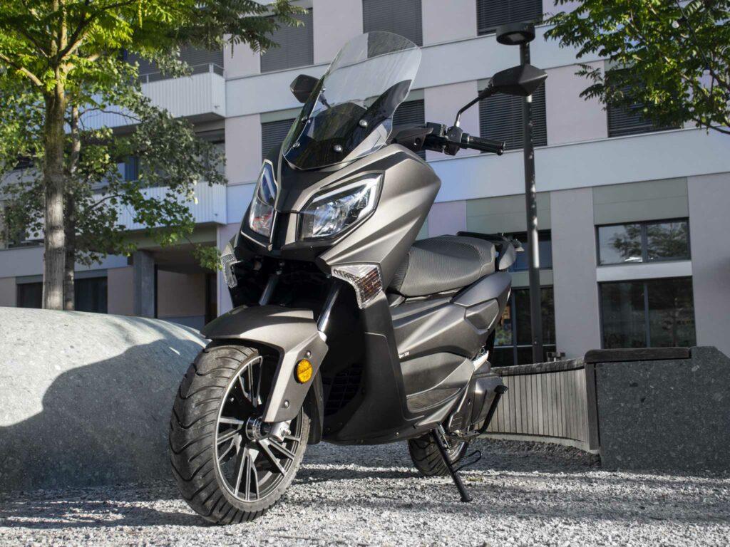 ecoro Elektroroller e-Scooter Elektromotorrad Urban Stadtpark Lifestyle ecoro T3S